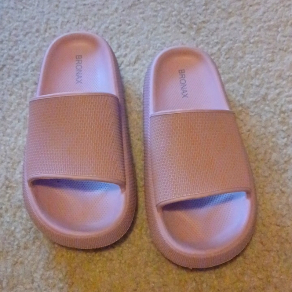 Bronax pillow house slippers